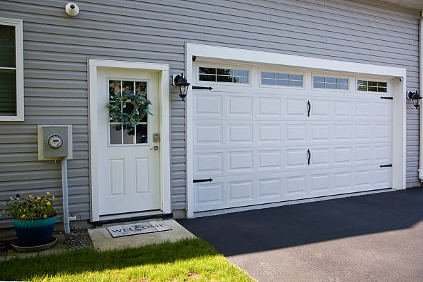 24/7 Emergency Garage Door Panel Replacement experts in Rock Island, WA